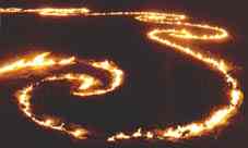 Te Koru Iwa (Negen Spiraalvormen), 1996, een vuur-tekeningen voor de Oerol Festival.